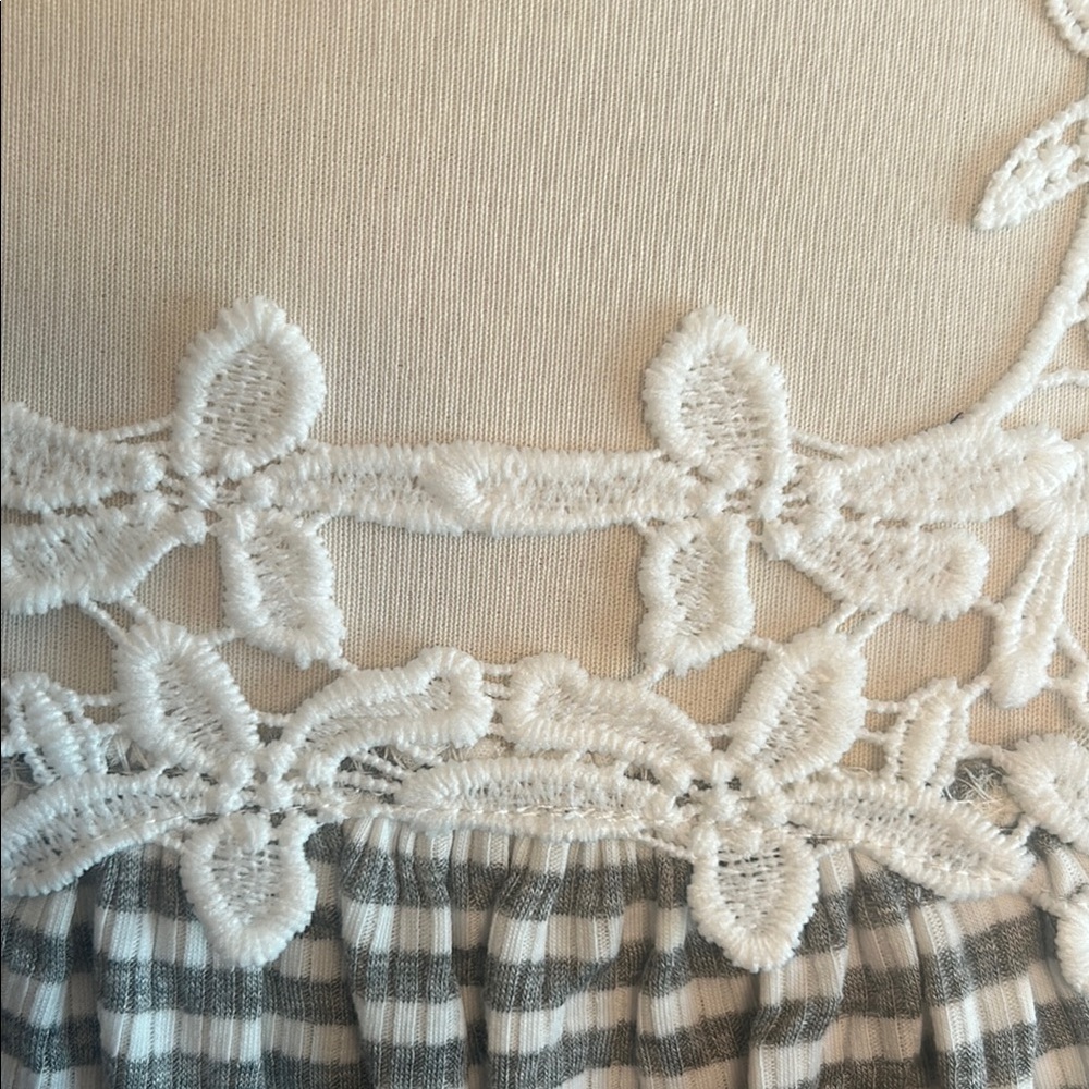 Maurices NWT⭐️Gray & White Lace Tank Top - Picture 6 of 10